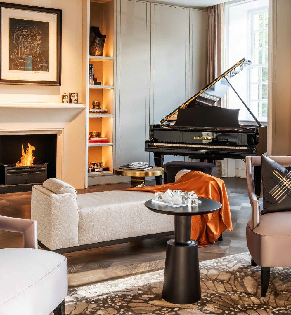Residence lounge with grand piano